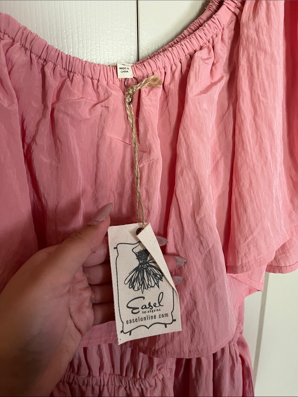 Pink off-shoulder romper - Picture 6 of 6